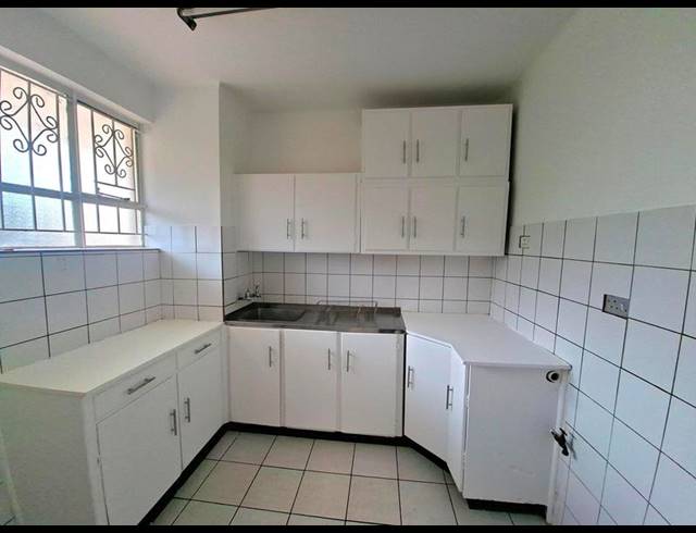 2 BEDROOM APARTMENT FOR SALE IN GLENWOOD